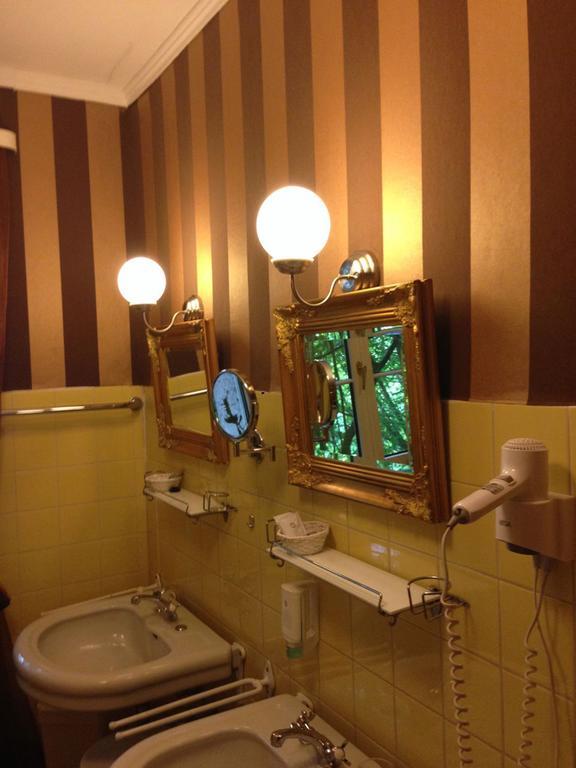Hotel B&B Bredl In Der Villa Ballestrem Straubing Bagian luar foto