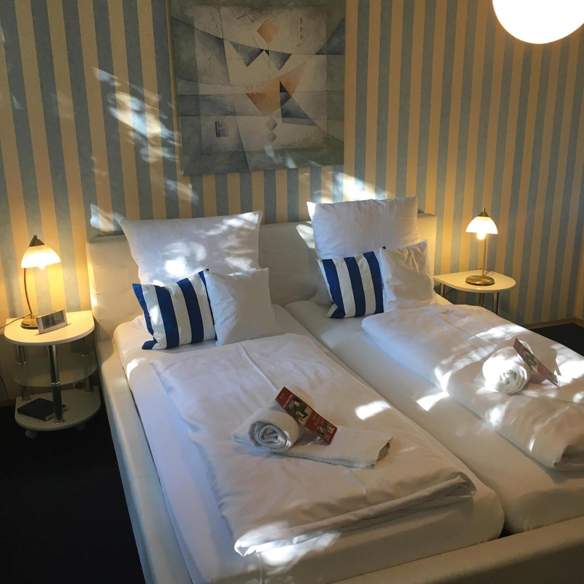 Hotel B&B Bredl In Der Villa Ballestrem Straubing Bagian luar foto