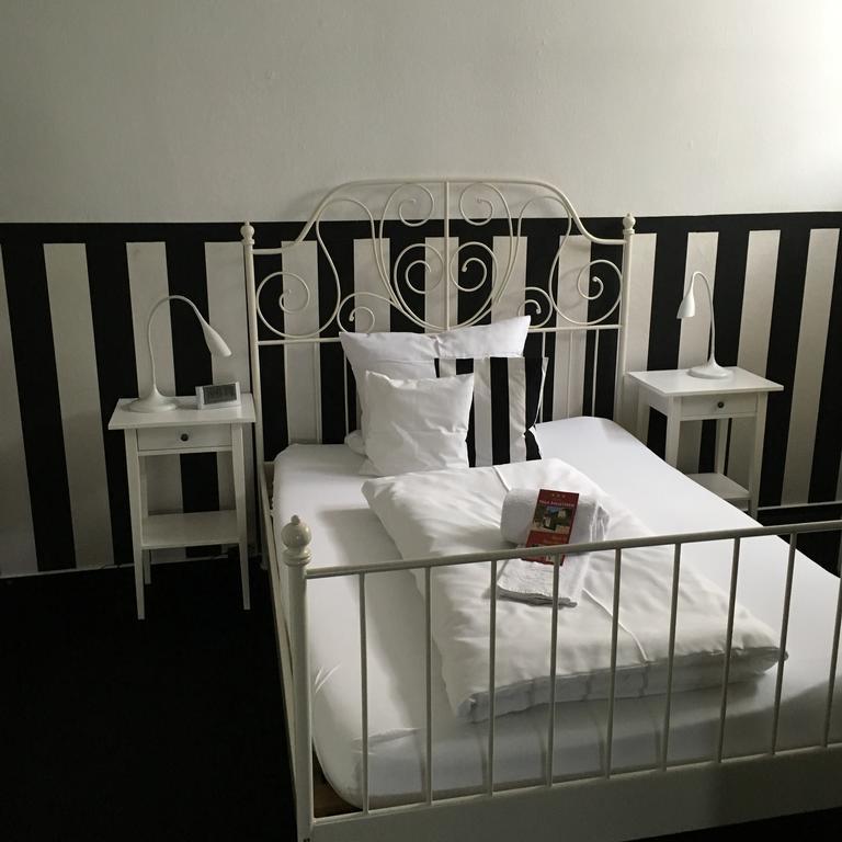 Hotel B&B Bredl In Der Villa Ballestrem Straubing Bagian luar foto