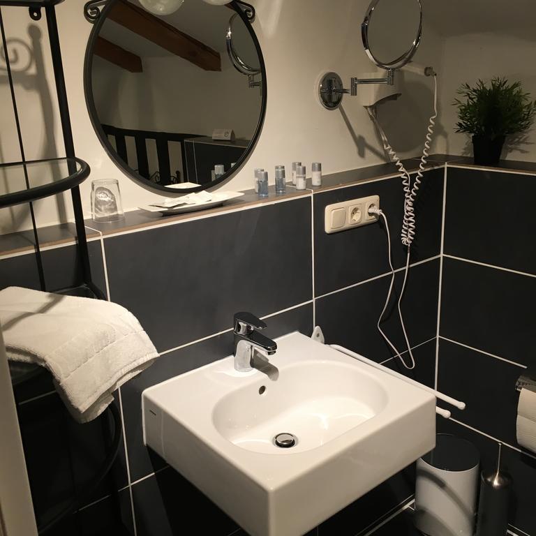 Hotel B&B Bredl In Der Villa Ballestrem Straubing Bagian luar foto