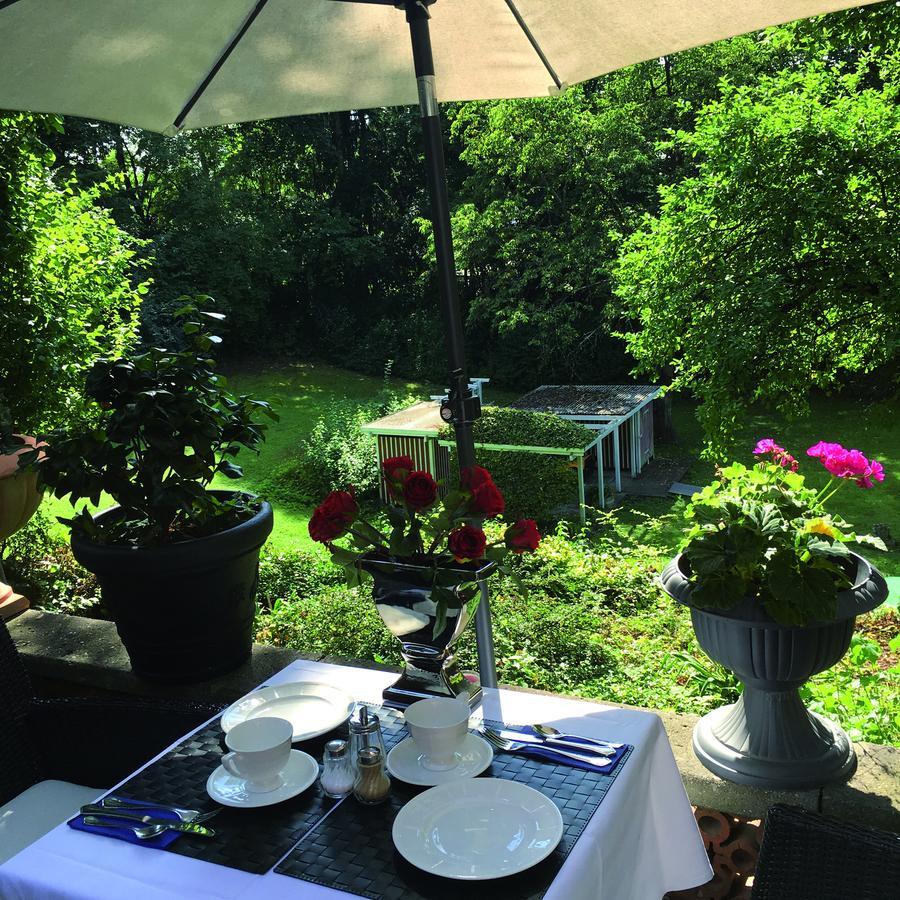 Hotel B&B Bredl In Der Villa Ballestrem Straubing Bagian luar foto