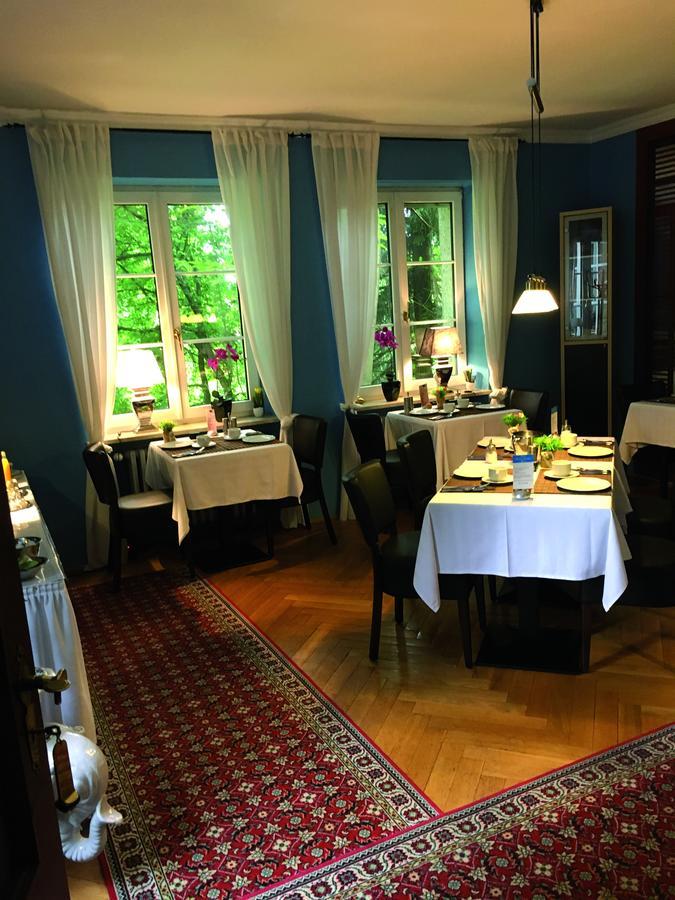Hotel B&B Bredl In Der Villa Ballestrem Straubing Bagian luar foto