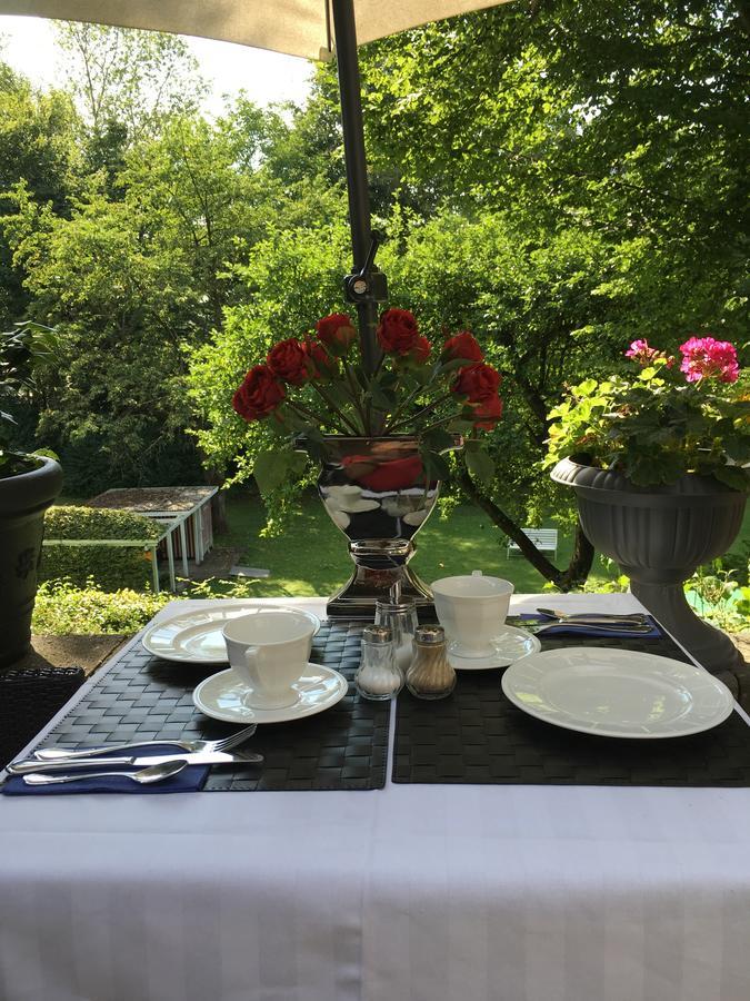 Hotel B&B Bredl In Der Villa Ballestrem Straubing Bagian luar foto
