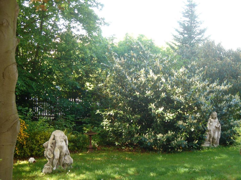 Hotel B&B Bredl In Der Villa Ballestrem Straubing Bagian luar foto